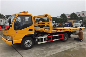 双清哪里有拖车服务